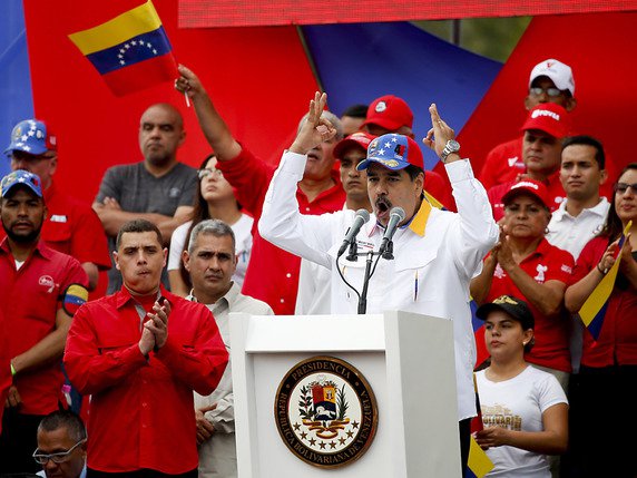 Le chef de l'Etat en exercice Nicolas Maduro a rassemblé ses partisans à Caracas au Venezuela. © KEYSTONE/AP/NATACHA PISARENKO