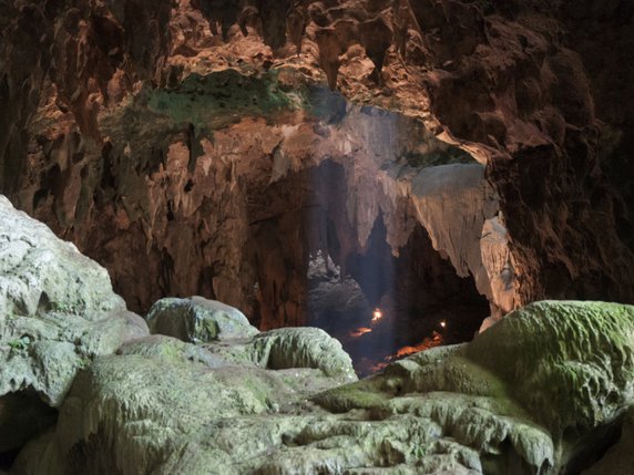 Les fossiles de l'Homo luzonensis ont été retrouvés dans la grotte de Callao sur l'île de Luçon aux Philippines. © KEYSTONE/AP Callao Cave Archaeology Project