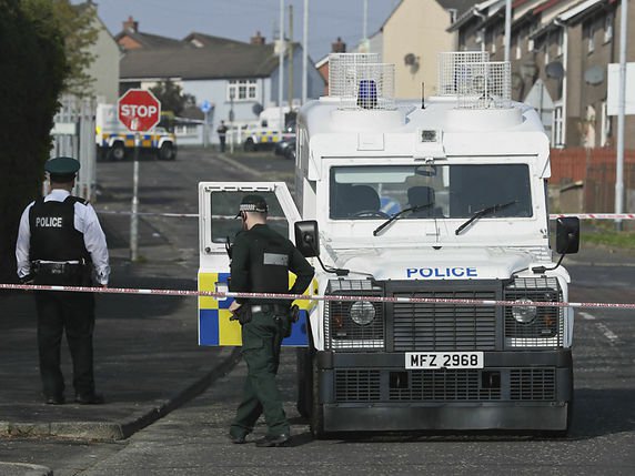 Une journaliste a été tuée par balle dans la nuit de jeudi à vendredi à la suite d'émeutes à Londonderry en Irlande du Nord (archives). © KEYSTONE/AP PA/BRIAN LAWLESS