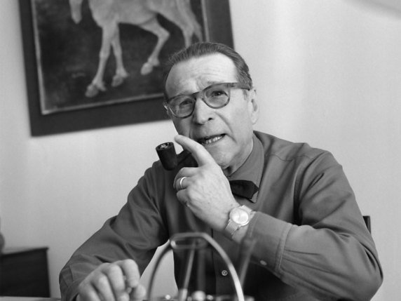 L'écrivain Georges Simenon (1903-1989), photographié chez lui à Epalinges dans le canton de Vaud, le 27 mars 1969 (archives). © KEYSTONE/STR