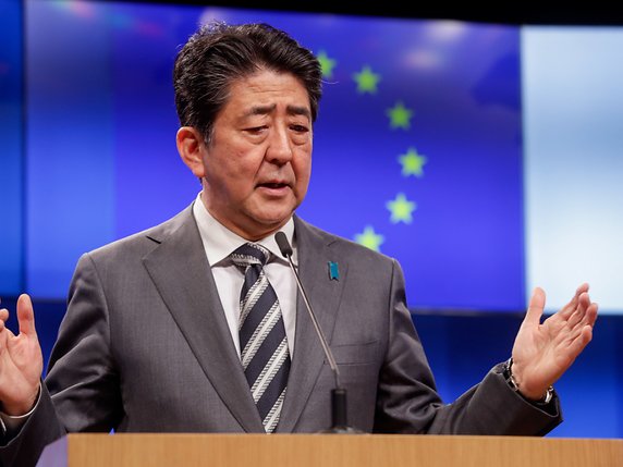 "Nous appelons de nos voeux un Brexit ordonné", a plaidé Shinzo Abe. © KEYSTONE/EPA/STEPHANIE LECOCQ