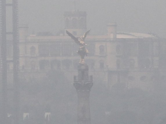 La capitale mexicaine Mexico est enveloppée d'un nuage de pollution depuis cinq jours. © KEYSTONE/EPA EFE/MARIO GUZMAN