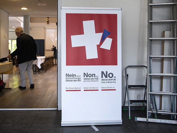 Une majorité de Suisses a dit "oui" à la loi sur les armes, malgré les appels de la communauté d'intérêt du tir suisse, à l'origine du référendum (archives). © KEYSTONE/PETER SCHNEIDER