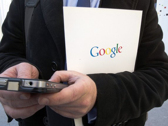 Le Sénat français vote l'instauration d'une taxe sur les géants du numérique comme Google ou Apple (image symbolique). © KEYSTONE/AP/JACQUES BRINON