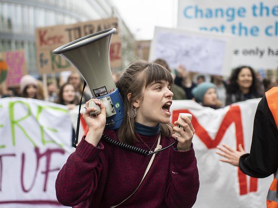 Même si l'exécutif de la ville de Zurich ne veut pas déclarer l'état d'urgence climatique, les autres revendications des activistes ont été entendues (ici une manifestation à Zurich en avril). © KEYSTONE/ENNIO LEANZA