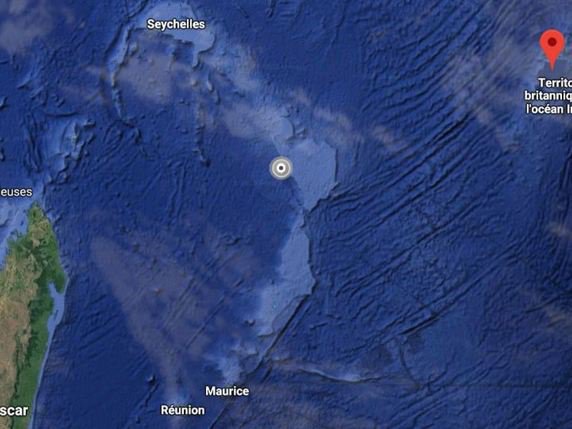 Les Chagos se trouvent au coeur d'un litige vieux de cinq décennies, depuis la décision britannique de séparer en 1965 cet archipel de l'île Maurice et d'y installer une base militaire commune avec les Etats-Unis sur l'île principale de Diego Garcia. © GoogleMaps