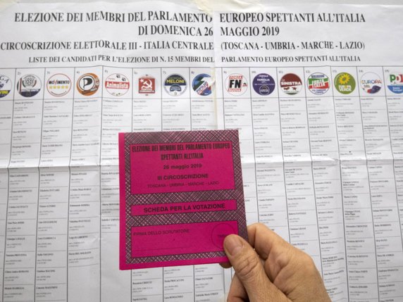 Tout est prêt en Italie pour que les électeurs choisissent leurs parlementaires européens. © KEYSTONE/EPA ANSA/CLAUDIO PERI