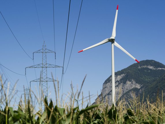 La production d'énergie éolienne stagne à 0,2% en Suisse. Aucune nouvelle installation n'a été mise en service l'an dernier (archives). © Keystone/JEAN-CHRISTOPHE BOTT
