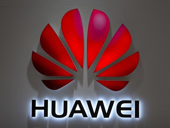 Les Etats-Unis soupçonnent Huawei de permettre aux services de renseignements chinois d'utiliser son matériel afin d'espionner les communications (archives). © KEYSTONE/AP/MARK SCHIEFELBEIN
