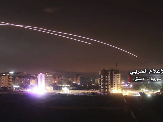 Selon Sana, les missiles visaient des positions syriennes au sud-ouest de Damas (archives). © KEYSTONE/AP Syrian Central Military Media/UNCREDITED