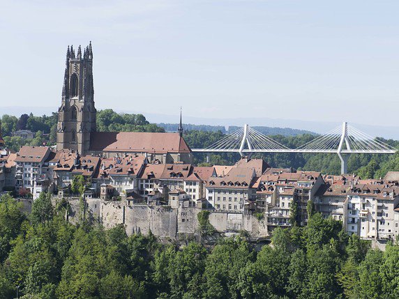 La ville de Fribourg a accueilli la remise des prix de la 17e édition du concours environnement et jeunesse, qui se tient à l'échelle de la Suisse romande (archives). © KEYSTONE/THOMAS DELLEY