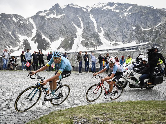 Le Tour de Suisse offre toujours des décors extraordinaires. © KEYSTONE/GIAN EHRENZELLER