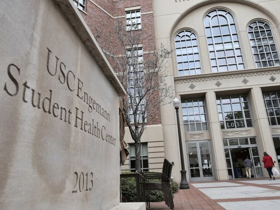 Le médecin de l'USC a pu partir à la retraite en 2017 à la faveur d'un accord avec l'université (archives). © KEYSTONE/AP/RICHARD VOGEL