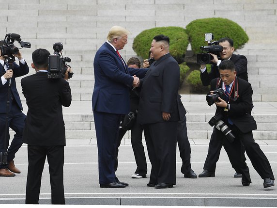 Donald Trump est le premier président américain à avoir foulé le sol nord-coréen. © KEYSTONE/AP/SUSAN WALSH