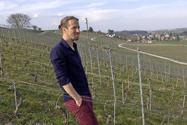 L’an passé, Blaise Hofmann a repris la vigne de son père, à Villars-sous-Yens (VD). Il y cultive un gamay et un chasselas. © Editions Zoé