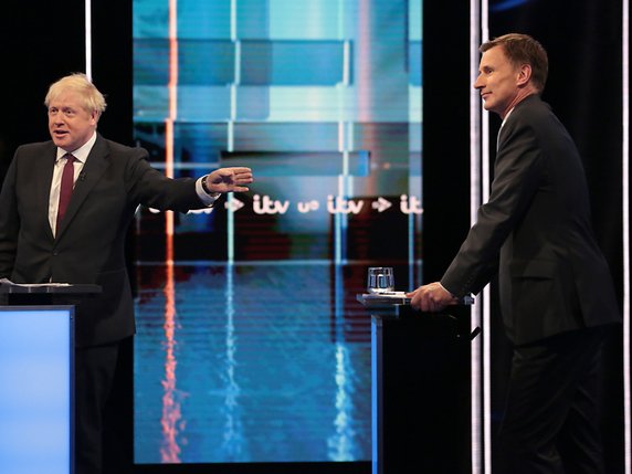 Jeremy Hunt (à droite) et Boris Johnson (à gauche) ont à nouveau ferraillé sur le Brexit vendredi soir sur  le plateau de la BBC (archives). © KEYSTONE/EPA ITV/MATT FROST / ITV / HANDOUT
