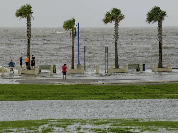 Les habitants de la Nouvelle-Orléans, en Louisiane, sont sur le qui-vive en attendant la tempête tropicale Barry. © KEYSTONE/FR 170690AP/MATTHEW HINTON
