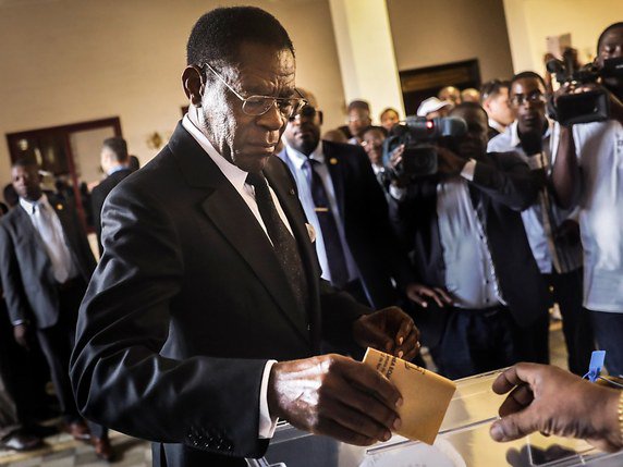 Teodoro Obiang Nguema, 77 ans, est arrivé au pouvoir par les armes le 3 août 1979, renversant son oncle à la tête de la Guinée équatoriale (archives). © KEYSTONE/EPA LUSA/MARIO CRUZ