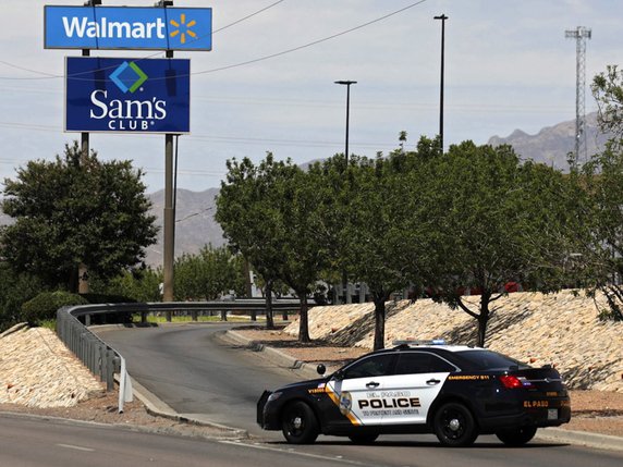 La fusillade a commencé autour de midi (19h00 en Suisse) près d'un supermarché d'El Paso au Texas. © KEYSTONE/EPA/IVAN PIERRE AGUIRRE
