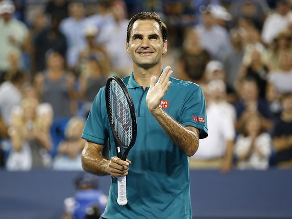 Federer s'est imposé en deux sets pour son retour aux affaires © KEYSTONE/AP The Cincinnati Enquirer/SAM GREENE
