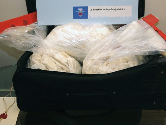 En 2017, dernière année étudiée par l'Observatoire européen des drogues et des toxicomanies (OEDT), plus de 140 tonnes de cocaïne ont été saisies en Europe. Un volume encore jamais atteint selon le rapport annuel de l'organisation publiée en juin 2019 (archives). © Keystone/EPA/LUCAS DOLEGA