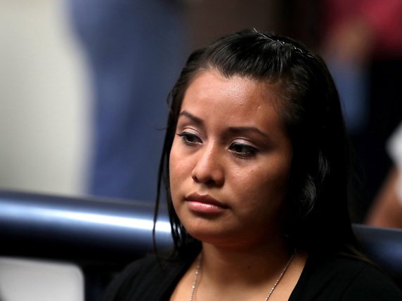 L'accusation avait réclamé contre Evelyn Hernandez  une peine de 40 ans de prison pour homicide aggravé par négligence. © KEYSTONE/EPA EFE/RODRIGO SURA