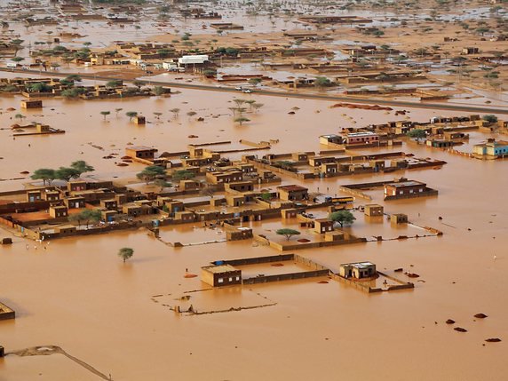Le Soudan fait face tous les ans à d'importantes inondations. En août 2013, des inondations avaient fait 50 morts, la plupart à Khartoum (archives). © KEYSTONE/EPA/MORWAN ALI