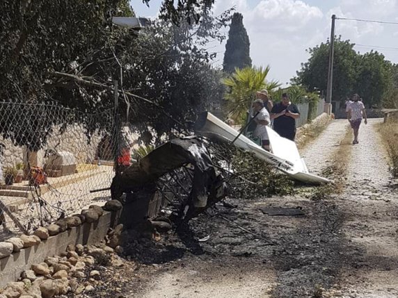 Un hélicoptère et un ultraléger motorisé se sont percutés dans les airs avant de s'écraser dans une zone rurale sur l'île espagnole de Majorque. © KEYSTONE/AP Incendios f.Baleares