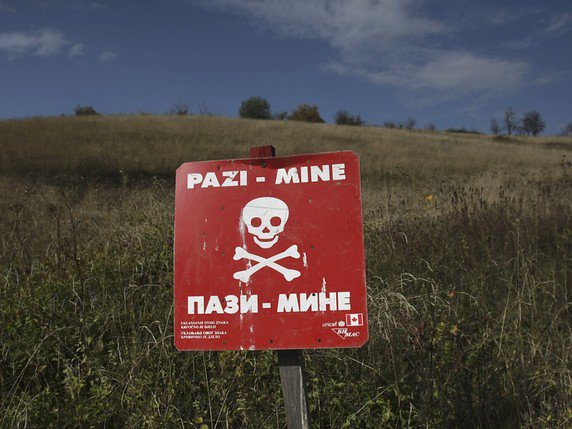 Un peu plus de 1000 km2 en Bosnie, soit 2% du territoire, sont toujours considérés comme infestés de mines (archives). © KEYSTONE/AP/AMEL EMRIC