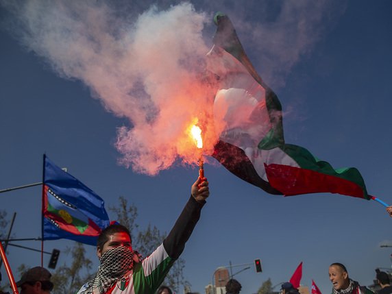 La manifestation avait été convoquée par des organisations de gauche pour exiger des avancées dans les enquêtes. © KEYSTONE/AP/ESTEBAN FELIX