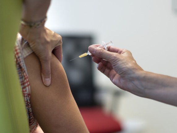 La vaccination: sujet alarmant du sommet mondial qui a lieu à Bruxelles. © Keystone/GAETAN BALLY