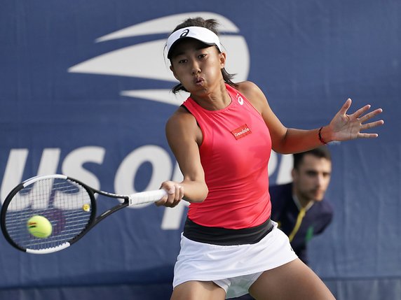 La Chinoise Shuai Zhang sera la prochaine adversaire de Golubic. © KEYSTONE/EPA/RAY STUBBLEBINE