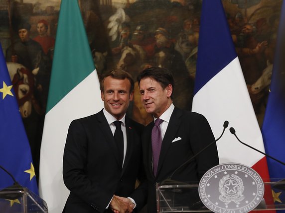 Emmanuel Macron a souligné "l'amitié indestructible" qui lie la France et l'Italie, à l'issue de sa rencontre avec Giuseppe Conte. © KEYSTONE/AP/DOMENICO STINELLIS