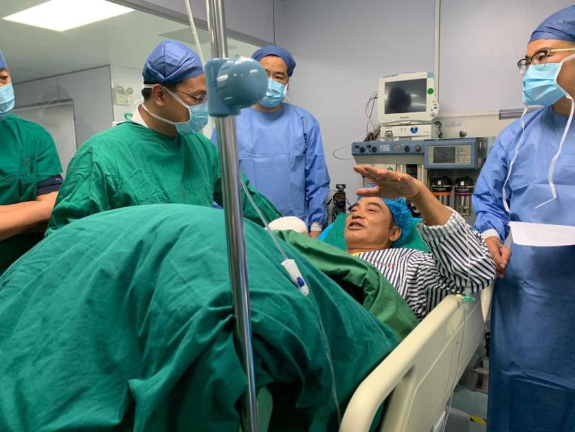 L'acteur hongkongais poignardé en Chine toujours hospitalisé