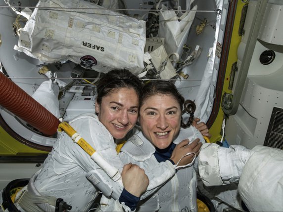 Christina Koch et Jessica Meir ont accompli la première sortie dans l'espace 100% féminine (archives). © KEYSTONE/AP NASA
