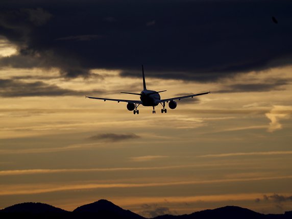 En raison des nouvelles sanctions américaines contre Cuba, la compagnie Cubana de Aviacion a dû suspendre mercredi ses liaisons avec le Mexique, le Venezuela et une partie des Caraïbes (image symbolique). © KEYSTONE/EPA EFE/LUIS TEJIDO