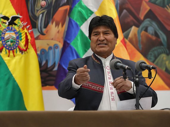 En Bolivie, le président sortant Evo Morales s'est imposé au premier tour, selon des résultats officiels. © KEYSTONE/EPA EFE/MARTIN ALIPAZ
