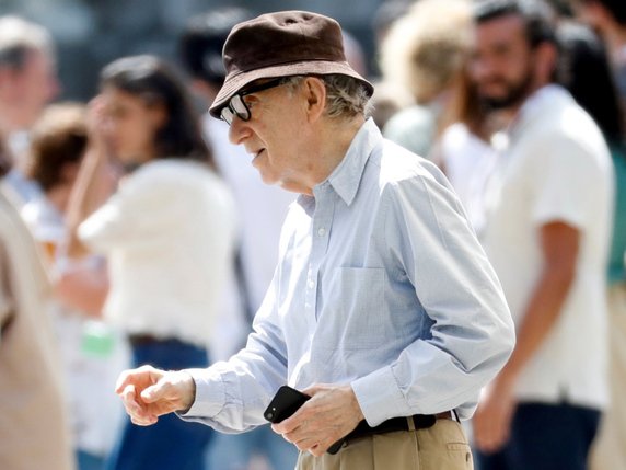 Le réalisateur américain Woody Allen a abandonné ses poursuites contre Amazon, qu'il attaquait pour rupture abusive de contrat (archives). © KEYSTONE/EPA EFE/JUAN HERRERO