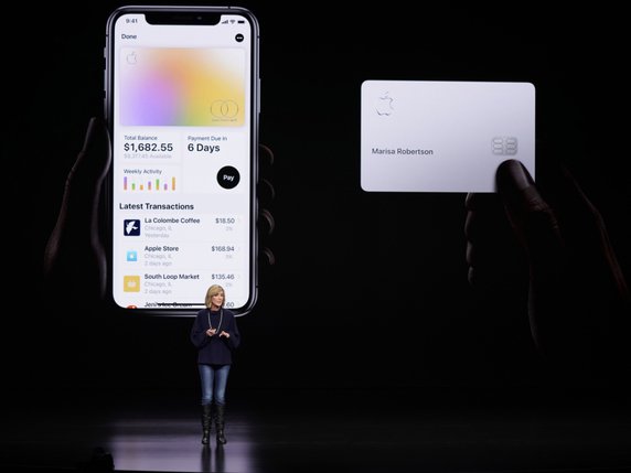 Apple propose depuis mars dernier l'Apple Card avec deux partenaires, Mastercard et la banque Goldman Sachs (archives). © KEYSTONE/FR155217 AP/TONY AVELAR