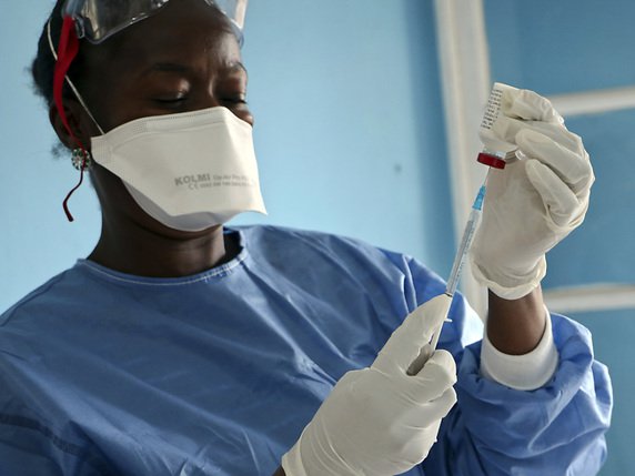 La mise au point du premier vaccin avait débuté en réponse à l'épidémie d'Ebola en Afrique de l'Ouest en 2014-2016 (archives). © KEYSTONE/AP/SAM MEDNICK