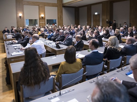Les 130 membres de la Constituante valaisanne réunis lors de la séance constitutive du 17 décembre 2018. © KEYSTONE/ADRIEN PERRITAZ