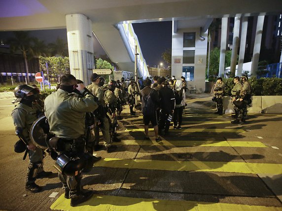 L'ONU estime que les responsables des violences des deux côtés devront être poursuivis à Hong Kong. © KEYSTONE/AP/AHMAD IBRAHIM