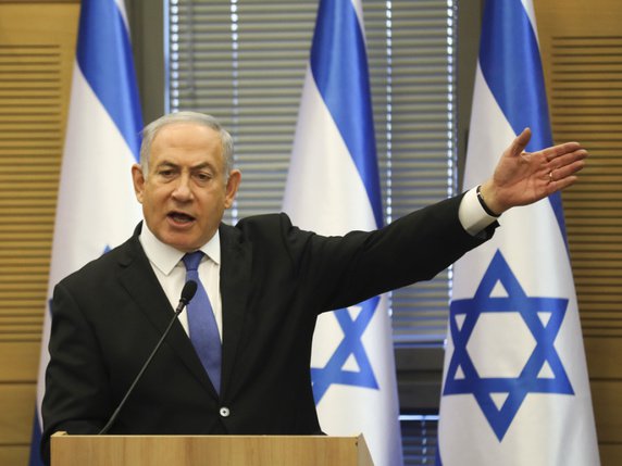 L'avenir politique de Benjamin Netanyahu semble cette fois s'assombrir définitivement. © Keystone/AP/ODED BALILTY
