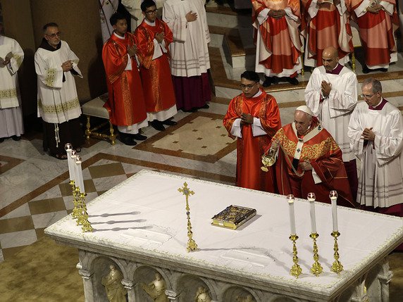 Le pape François a encouragé l'Église catholique de Thaïlande - pays majoritairement bouddhiste - à ne "pas avoir peur" d'adapter son discours à la culture locale. © KEYSTONE/AP/GREGORIO BORGIA