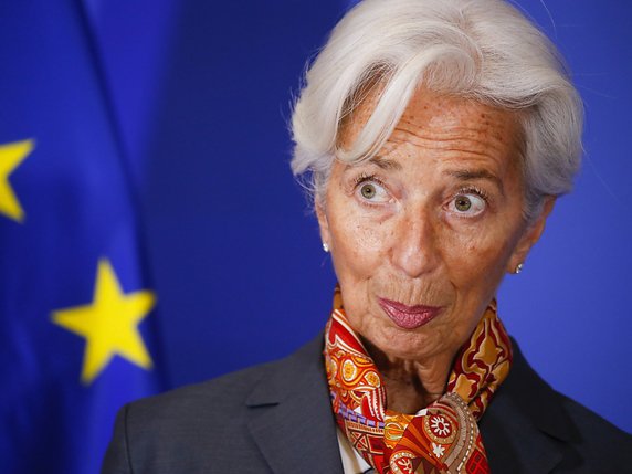 La BCE, désormais officiellement sous la houlette de Christine Lagarde, a comme attendu maintenu son principal taux d'intérêt à zéro, et entend le conserver à ce niveau jusqu'au retour de l'inflation à un taux légèrement inférieur à 2%. (archives) © KEYSTONE/EPA/JULIEN WARNAND