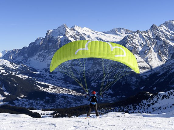 Les skieurs n'étaient pas les seuls à profiter du beau temps et des températures clémentes, comme ici à Grindelwald (BE). © KEYSTONE/AA