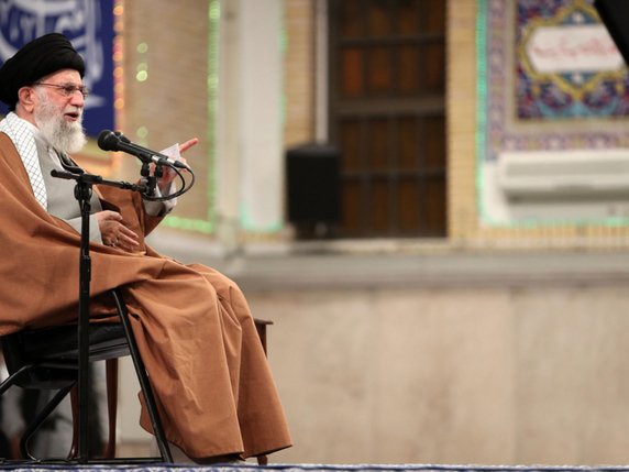 Selon une agence iranienne, le guide suprême, l'ayatollah Ali Khamenei, a ordonné la publication de la vérité. © KEYSTONE/EPA/STR jak