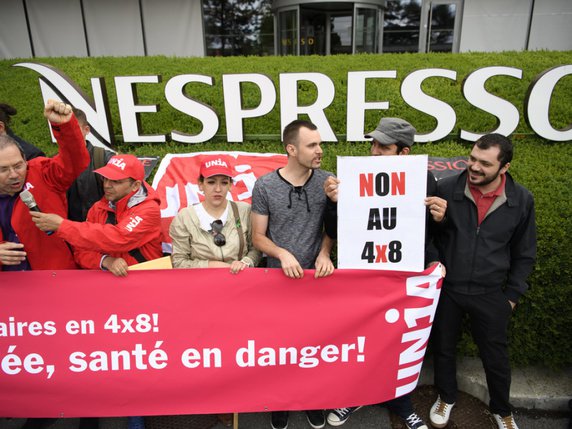 Emmenés par Unia, des salariés de Nespresso avaient déjà exprimé leur colère au printemps 2018 (archives). © Keystone/LAURENT GILLIERON