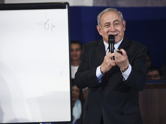 A plusieurs reprises, les dirigeants israéliens - ici le premier ministre Benjamin Netanyahu - se sont publiquement exprimés sur leur campagne en Syrie, martelant que l'Etat hébreu ne laisserait pas le pays en guerre devenir la tête de pont de Téhéran. © KEYSTONE/AP/Oded Balilty