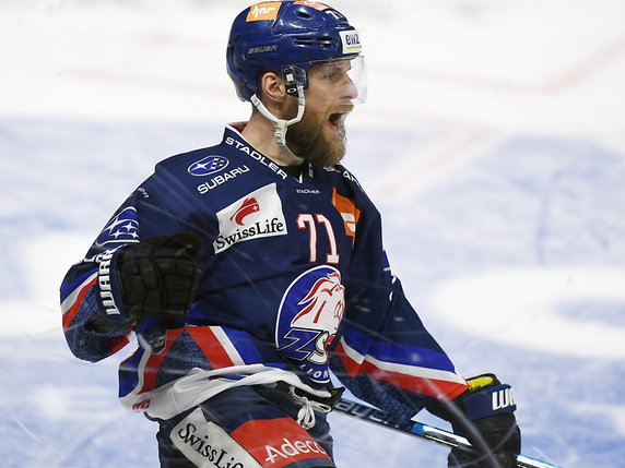 Pettersson a signé un doublé face à Bienne © KEYSTONE/WALTER BIERI